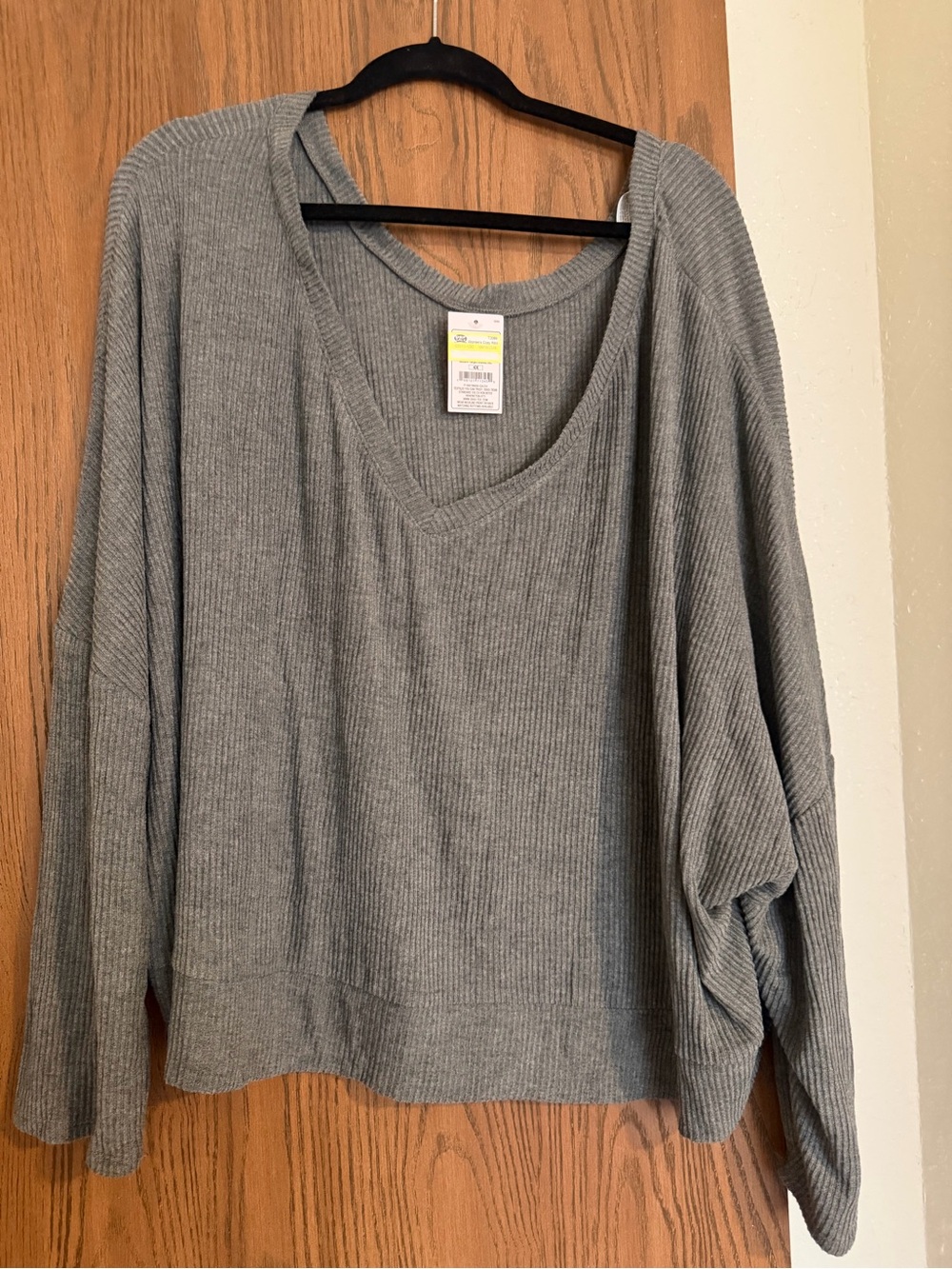 Auden Ribbed V-Neck Long-Sleeve Top - Gray